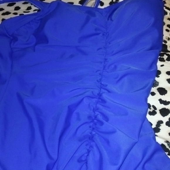 Bathing suit - Picture 2 of 4